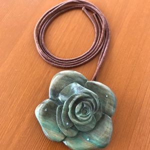 Pono unique wood flower necklace/choker